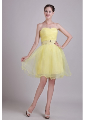 Yellow A-line Sweetheart Short Organza Beading and Ruch Prom / Cocktail Dress