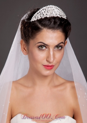 Popular Fan-Shaped Alloy Tiara With Rhinestone Decorates