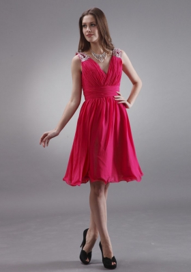 Coral Red V-neck Bridesmaid Dresses With Beading Chiffon Knee-length