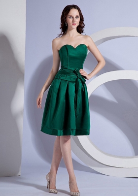 Bow Decorate Bodice Simple Green Taffeta Knee-length Bridesmaid Dresses
