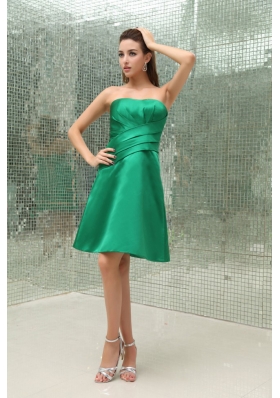 Ruched Strapless Knee-length A-Line Taffeta Bridesmaid Dress Green