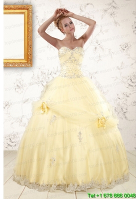 2015 In Stock Beading Light Yellow Quinceanera Dresses