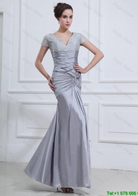 Wonderful Mermaid V Neck Prom Dresses with Beading in Silver