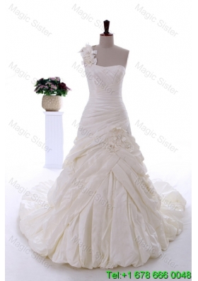 2016 Exquisite Hand Made Flowers Wedding Dresses with Brush Train