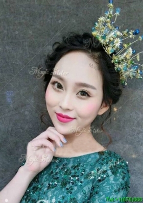 Classical Tiara with Blue Rhinestone