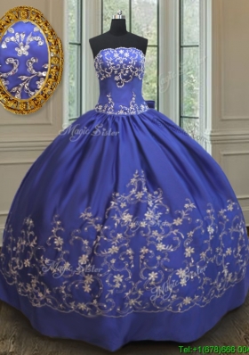 Discount Embroideried and Bowknot Taffeta Quinceanera Dress in Royal Blue