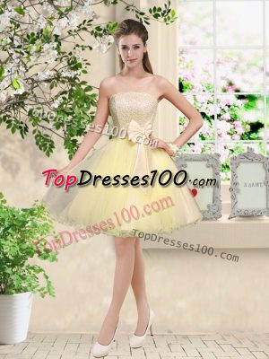 New Style A-line Dama Dress Light Yellow Off The Shoulder Organza Sleeveless Knee Length Lace Up