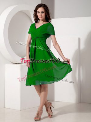 Fashionable Knee Length Zipper Mother of the Bride Dress Green for Prom and Party with Ruching