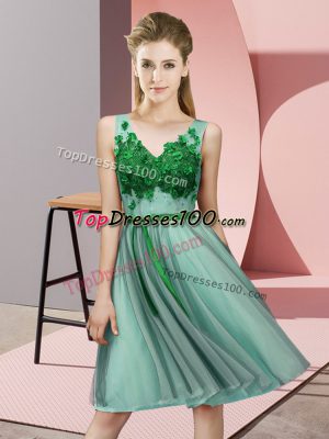Fitting Apple Green Sleeveless Appliques Knee Length Court Dresses for Sweet 16