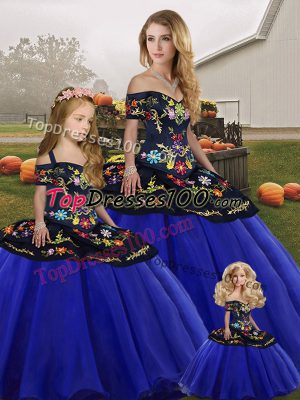 Off The Shoulder Sleeveless Quinceanera Gowns Floor Length Embroidery Royal Blue Tulle