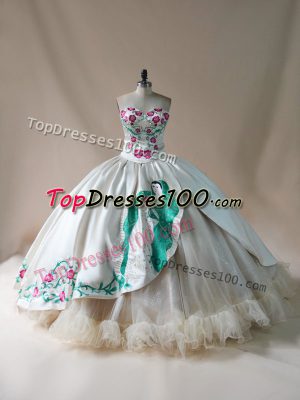 Fabulous Champagne Sweetheart Lace Up Embroidery Quinceanera Gowns Sleeveless