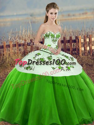 Pretty Sleeveless Embroidery and Bowknot Lace Up Quinceanera Dresses
