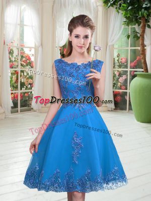 Scoop Sleeveless Prom Dresses Knee Length Beading and Appliques Blue Tulle