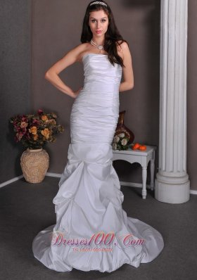 Elegant Mermaid Strapless Ruch and Pick-ups Wedding Dress Brush Train Taffeta