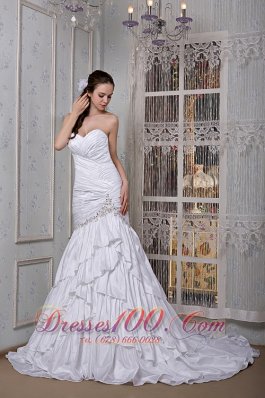 Luxurious A-line Sweetheart Brush Train Taffeta Appliques Wedding Dress