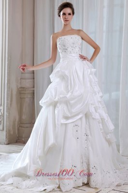 Elegant A-line Strapless Chapel Train Taffeta Lace and Beading Wedding Dress
