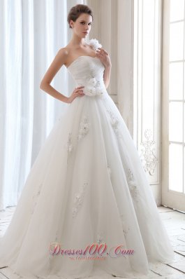 Romantic A-line One Shoulder Low Cost Wedding Dress Tulle Beading and Hand Made Flowers Floor-length