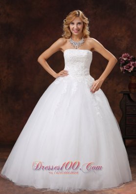 Appliques Decorate Bodice A-line 2013 Wedding Dress Floor-length Strapless