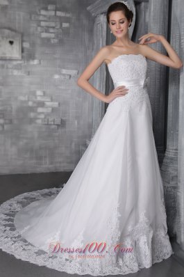 White A-Line/Princess Strapless Chapel Train Lace Beading Wedding Dress