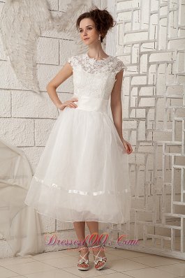 Lovely A-line Scoop Short Wedding Dress Organza Lace Tea-length