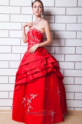 Plus Size Red A-line Strapless Prom Dress Taffeta Appliques Floor-length
