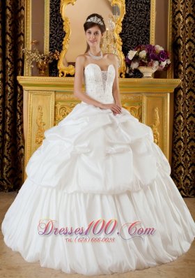 Remarkable Elegant Quinceanera Dress Strapless Taffeta Beading White Ball Gown
