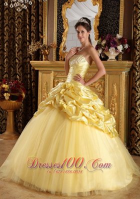 Modest Yellow Quinceanera Dress Taffeta and Tulle Beading Ball Gown Fashion