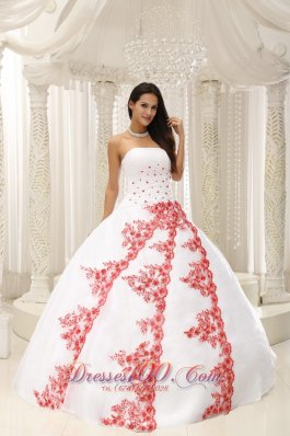 Beautiful Embroidery White Ball Gown 2013 Quinceanera Dress For Formal Evening Taffeta and Organza