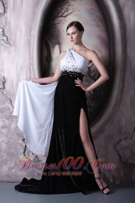 2013 Popular White and Black Evening Dress One Shoulder Beading Chiffon and Elastic Woven Satin Brush Train