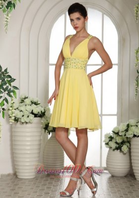 Light Yellow V-neck Empire Prom Cocktail Dress With Beaded Decorate Mini-length  Cocktail Dress
