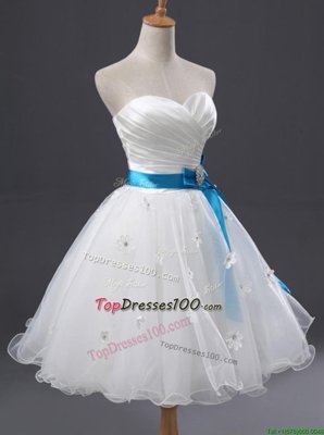 Fitting White Sleeveless Organza Lace Up Cocktail Dresses for Prom