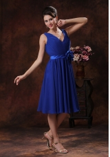 Blue V-neck Bridesmaid Dress With Flowers and Ruch Derocate