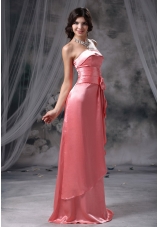 2013 Bowknot Beaded Decorate Bust and Wasit Strapless Taffeta Watermelon Red Floor-length Bridesmaid Dress