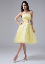 2013 Light Yellow Sweet Prom Dress With Beaded Decorate and Ruch Strapless Organza
