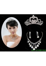 Vintage Style Rhinestons Necklace And  Crown With Shining Diamond