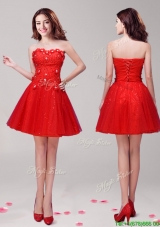 2016 Latest Applique and Beaded Short Prom Dress in Red