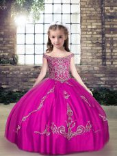 Tulle Off The Shoulder Sleeveless Lace Up Beading and Appliques Pageant Gowns For Girls in Fuchsia