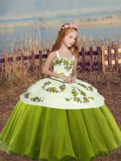 Sleeveless Embroidery Lace Up Kids Formal Wear