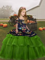 Popular Green Straps Neckline Embroidery Pageant Gowns For Girls Sleeveless Lace Up
