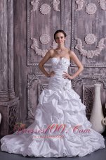 Latest A-line / Princess Stapless Wedding Dress Taffeta Beading Court Train
