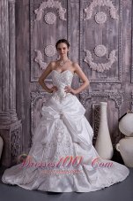 Lovely A-line / Princess Sweetheart Wedding Dress Taffeta Embroidery With Beading Court Train