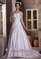 Exclusive A-line Sweetheart Chapel Train Taffeta Appliques With Beading Wedding Dress