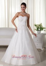 Elegant A-line Sweetheart Floor-length Organza Lace Wedding Dress