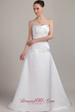 Romantic A-Line/Princess Sweetheart Brush/Sweep Taffeta Ruch and Pleat Wedding Dress