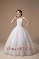 Elegant Ball Gown Strapless Floor-length Satin And Tulle Appliques Wedding Dress