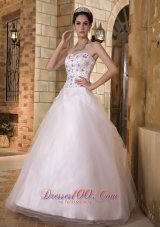 Simple A-line Sweetheart Floor-length Taffeta and Tulle Embroidery Wedding Dress