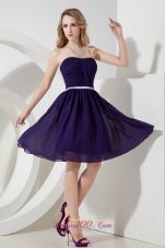 2013 Purple A-line Strapless Ruch Bridesmaid Dress Knee-length Chiffon