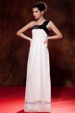 2013 Pretty Black and White Cocktail Dress Bow Empire One Shoulder Floor-length Chiffon