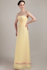 Cheap Light Yellow Column / Sheath Strapless Floor-length Chiffon Ruch Bridesmaid Dress