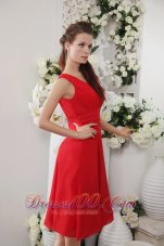 Cheap Red Empire V-neck Knee-length Chiffon Bridesmaid Dress